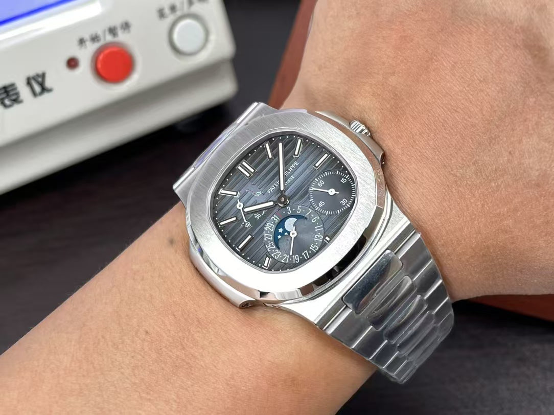 PPF V4 pp Nautilus Moon Phase 5712 240
