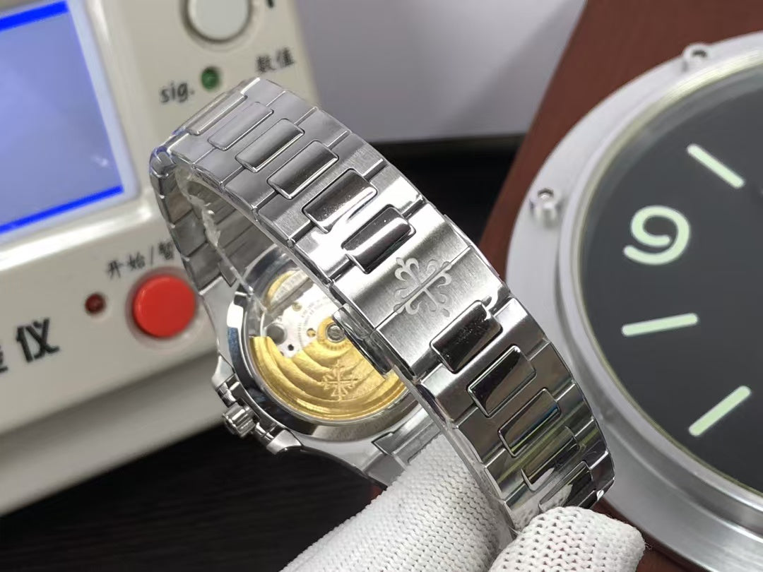 pp Nautilus Lady 7118 35mm 324 Movement Diamond Bezel White Dial