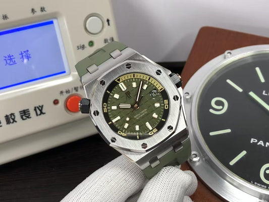 APSF ap Royal Oak Offshore Diver 15720 Green Dial with Super 4308 Movement