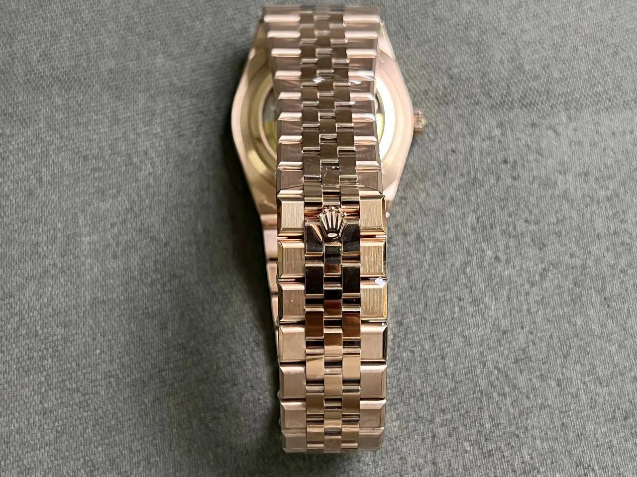 Land-Dweller 40 mm Everose gold (2025)