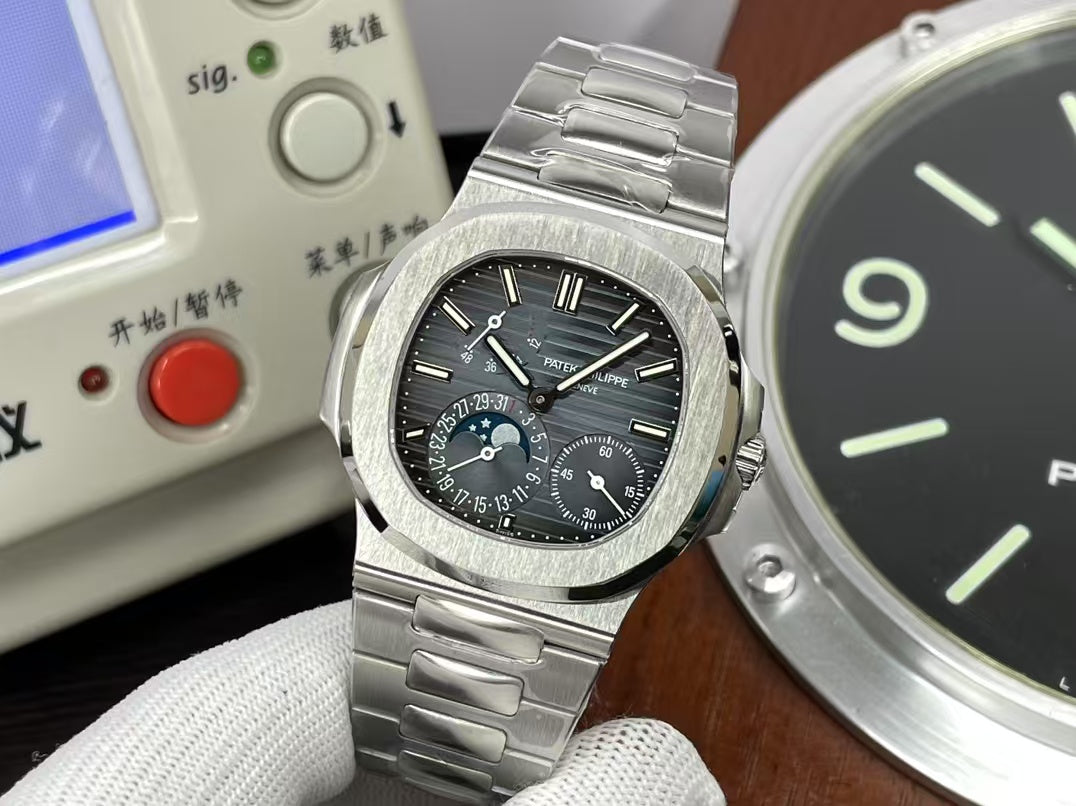 PPF V4 pp Nautilus Moon Phase 5712 240