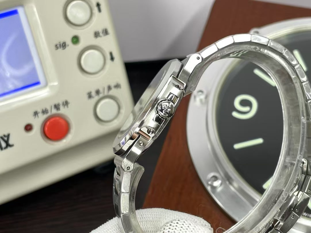 PPF V4 pp Nautilus Moon Phase 5712 240