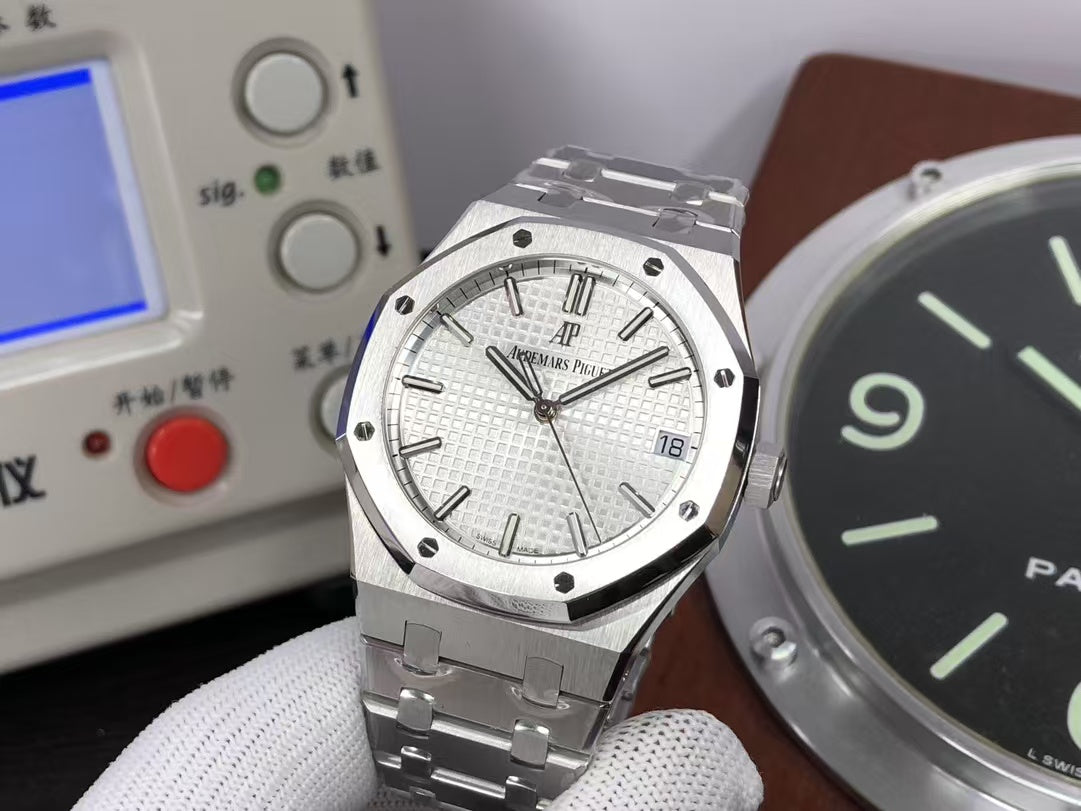 ap Royal Oak 15500 White Dial with 4302