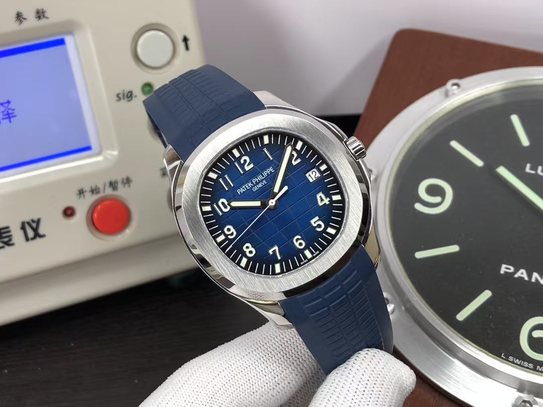 pp Aquanaut 5168G 330 Movement Blue Dial Blue Rubber Band