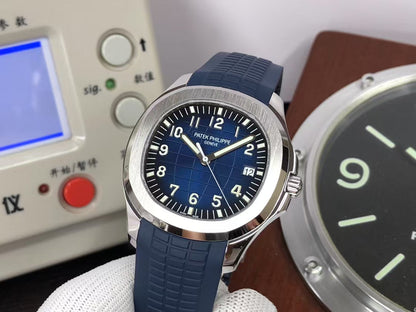 pp Aquanaut 5168G 330 Movement Blue Dial Blue Rubber Band
