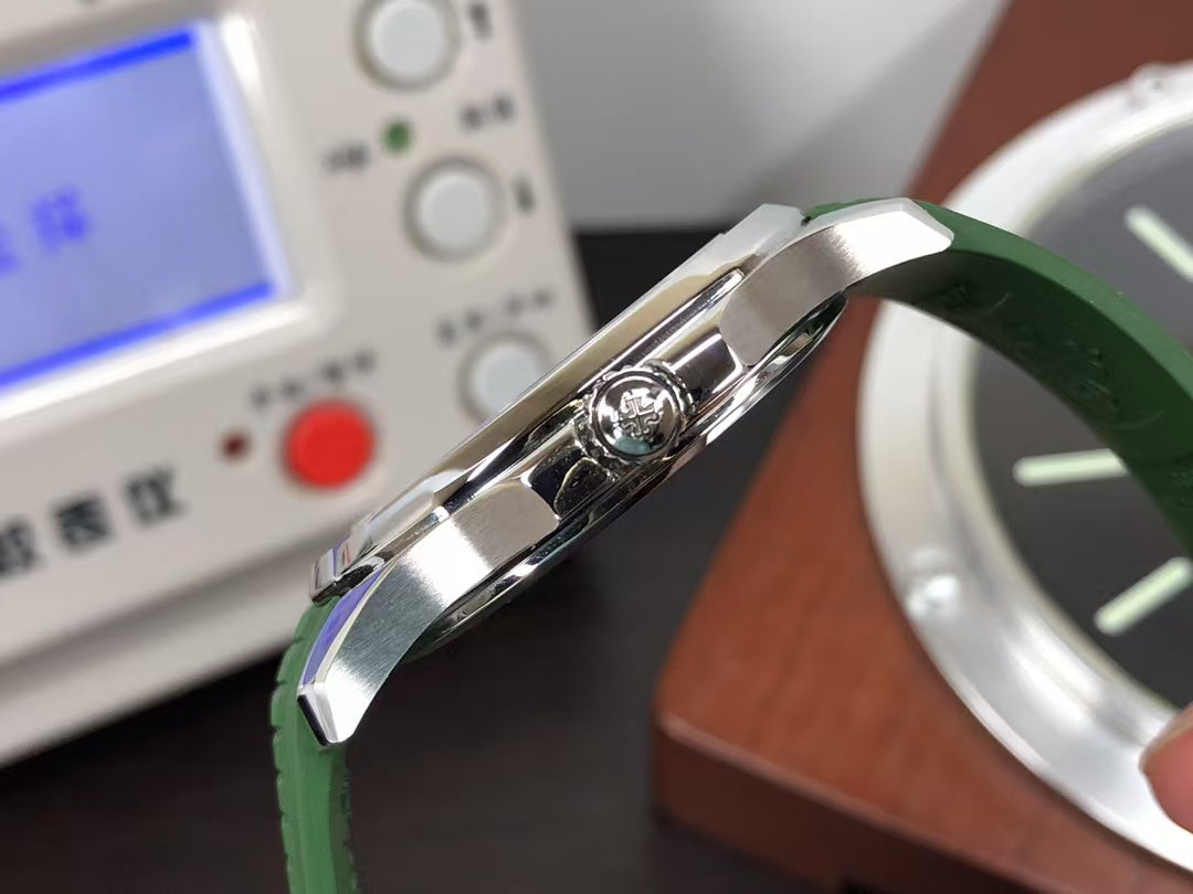 pp Aquanaut 5168G Stainless Steel Case Green Dial Green Rubber Band with 330 Movement