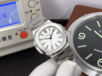 pp Nautilus 5711 White Dial 330 Movement
