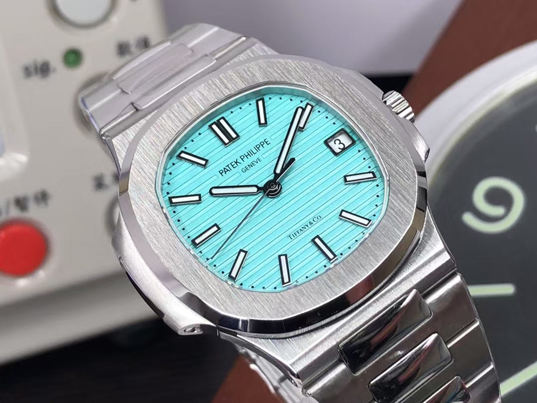 pp Nautilus 5711 324 Movement Tiffany Blue Dial