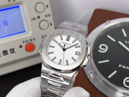 pp Nautilus 5711 White Dial 330 Movement
