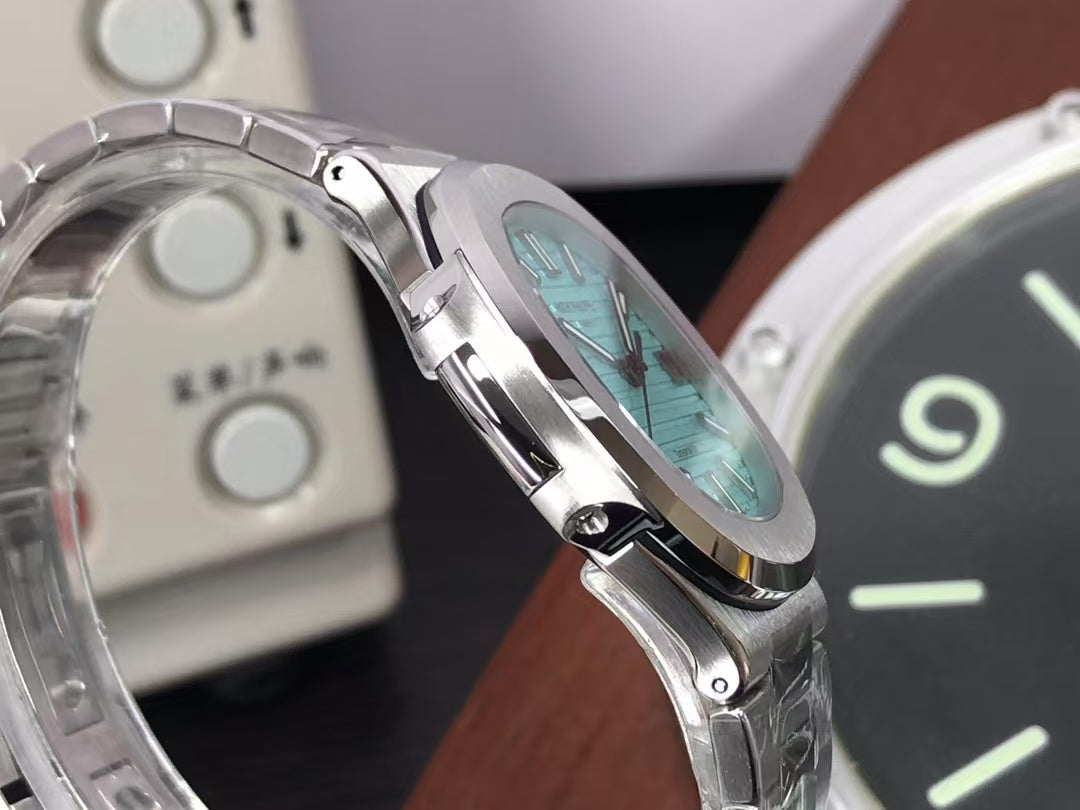 pp Nautilus 5711 324 Movement Tiffany Blue Dial