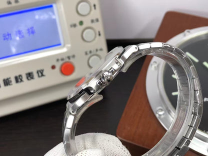 pp Nautilus 5711 White Dial 330 Movement