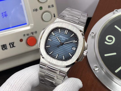 pp Nautilus 5711 Stainless Steel Case Blue/Grey Dial 330 Movement