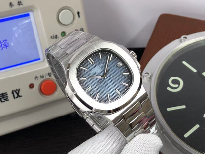 pp Nautilus 5711 Stainless Steel Case Blue/Grey Dial 330 Movement