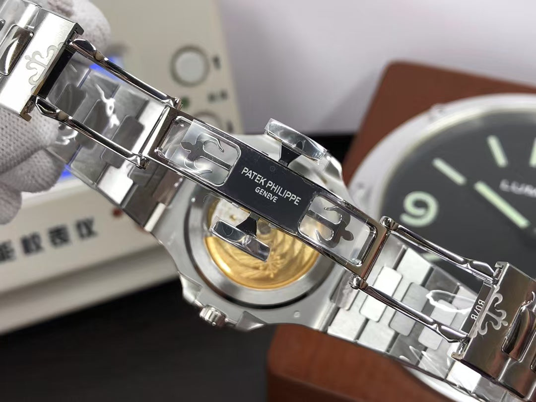 pp Nautilus 5711 Stainless Steel Case Blue/Grey Dial 330 Movement