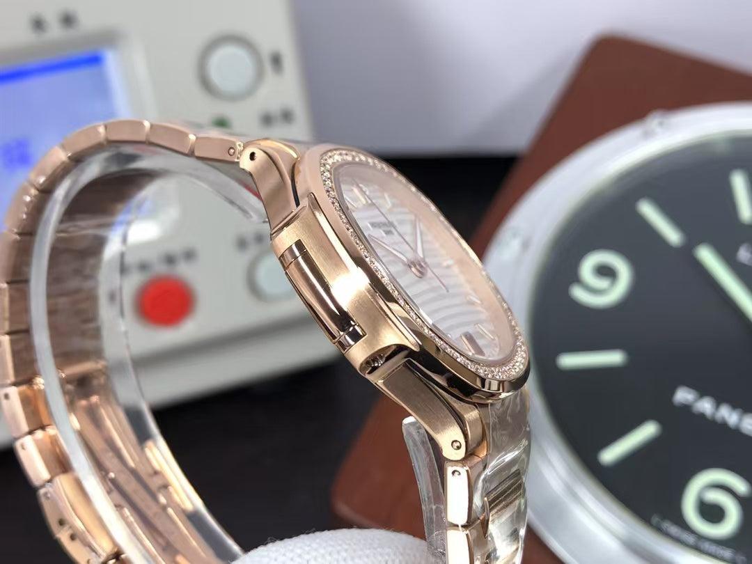 pp Nautilus Ladies 7118 Rose Gold Case White Dial Diamond Bezel with 324 Movement