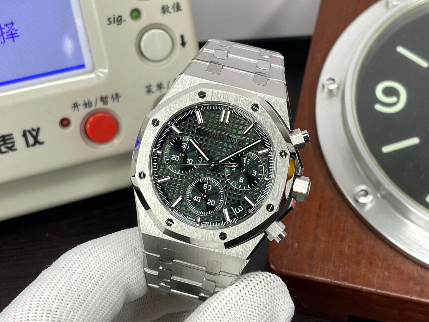 ap Royal Oak Chrono 26240 Stainless Steel Case Green Dial with 4401 Movement