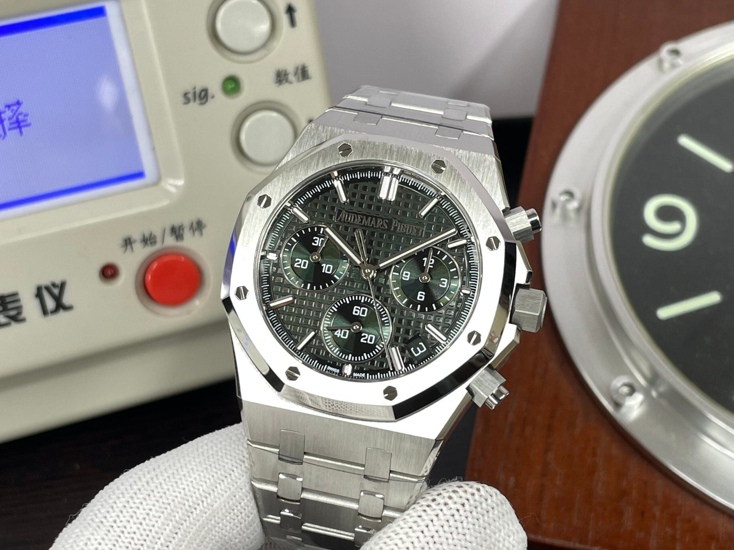 ap Royal Oak Chrono 26240 Stainless Steel Case Green Dial with 4401 Movement