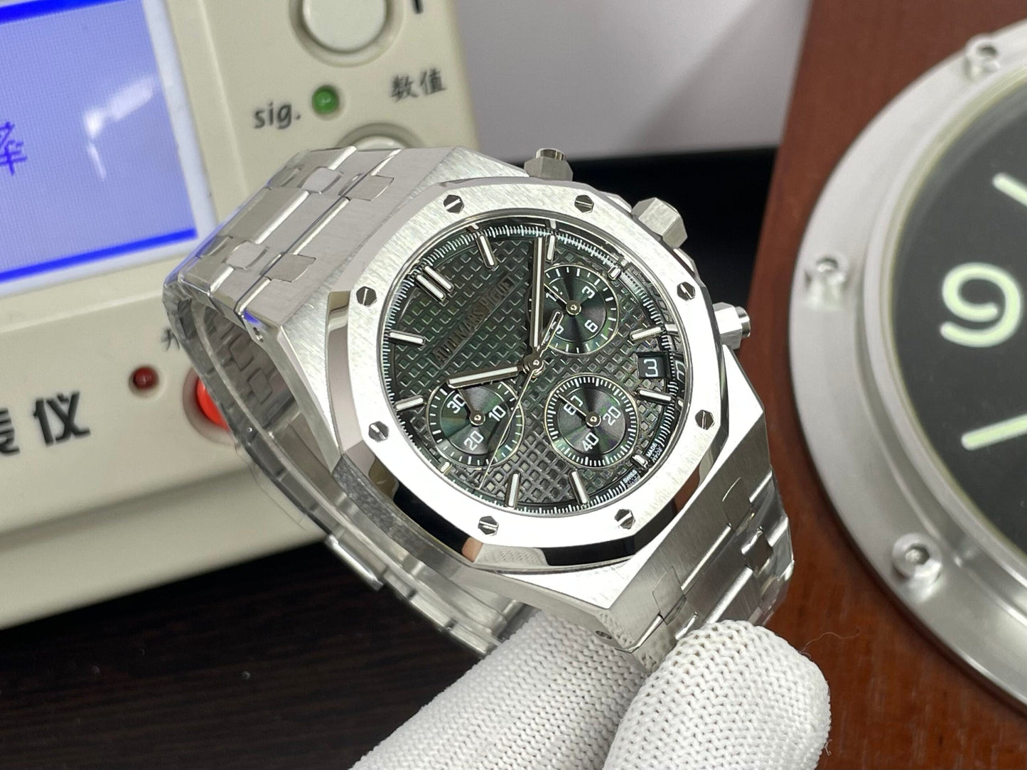 ap Royal Oak Chrono 26240 Stainless Steel Case Green Dial with 4401 Movement