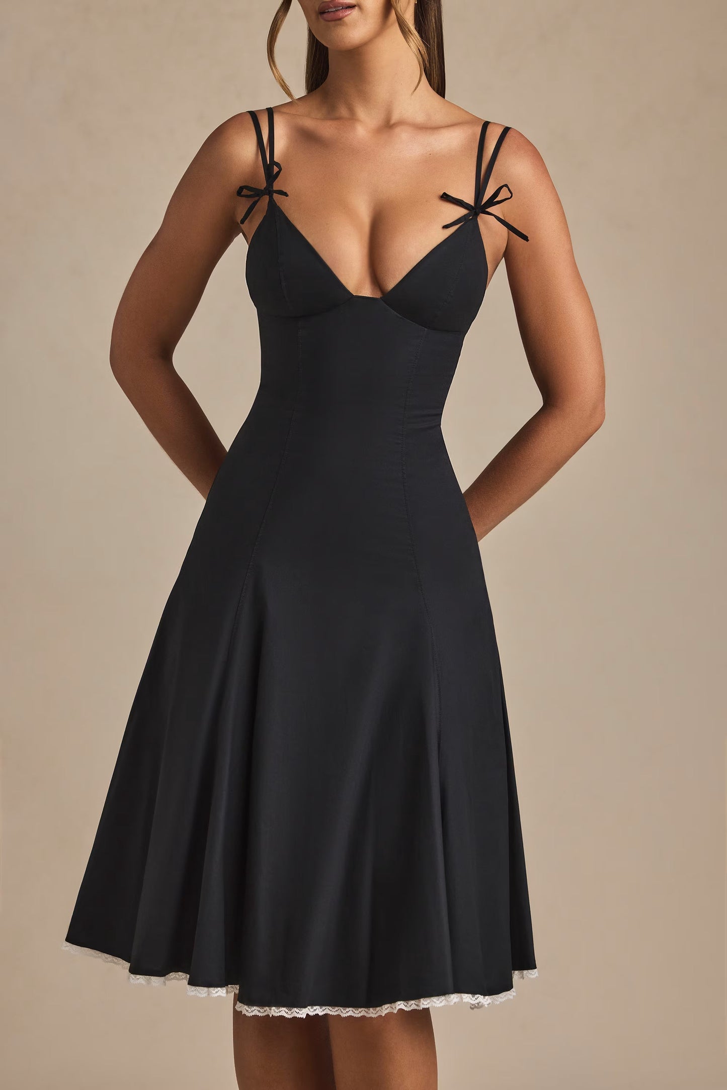 Bow-Detail Lace-Trim A-Line Midi Dress in Black