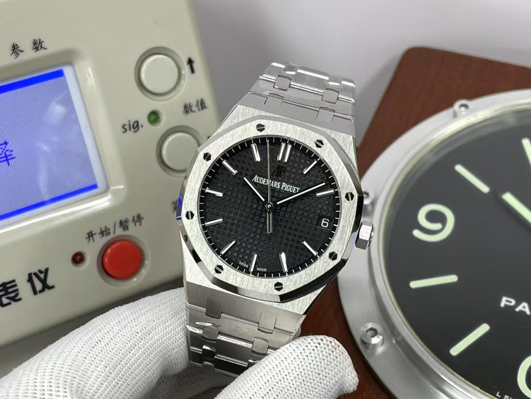ap Royal Oak 15500 Black Dial with 4302 Movement