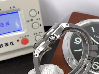 APSF ap Royal Oak Offshore Diver 15720 Gray Dial with Super 4308 Movement
