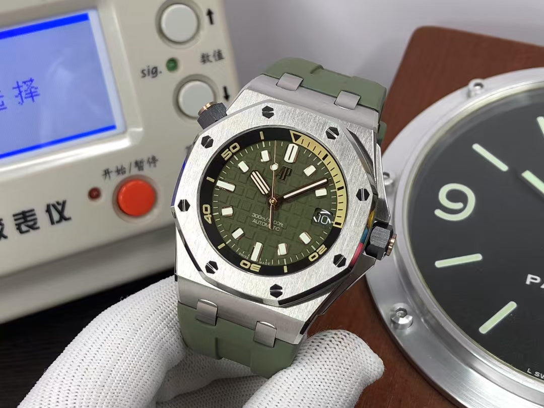 APSF ap Royal Oak Offshore Diver 15720 Green Dial with Super 4308 Movement