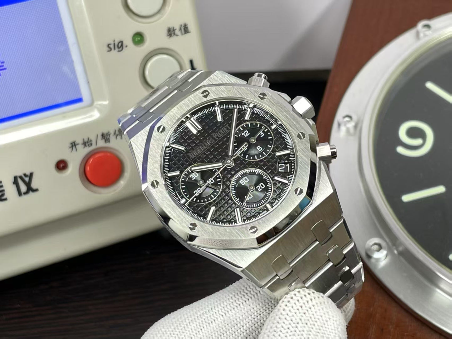 Swiss ap Royal Oak Chronograph 26240 Black Dial with 4401 Movement