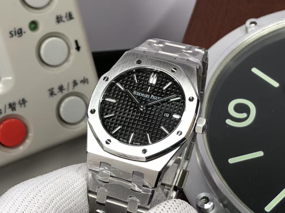 ZF ap Lady Royal Oak 67651 Stainless Steel Case Black Dial Swiss Quartz Movement
