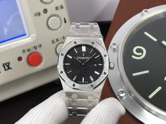 ZF ap Lady Royal Oak 67651 Stainless Steel Case Black Dial Swiss Quartz Movement