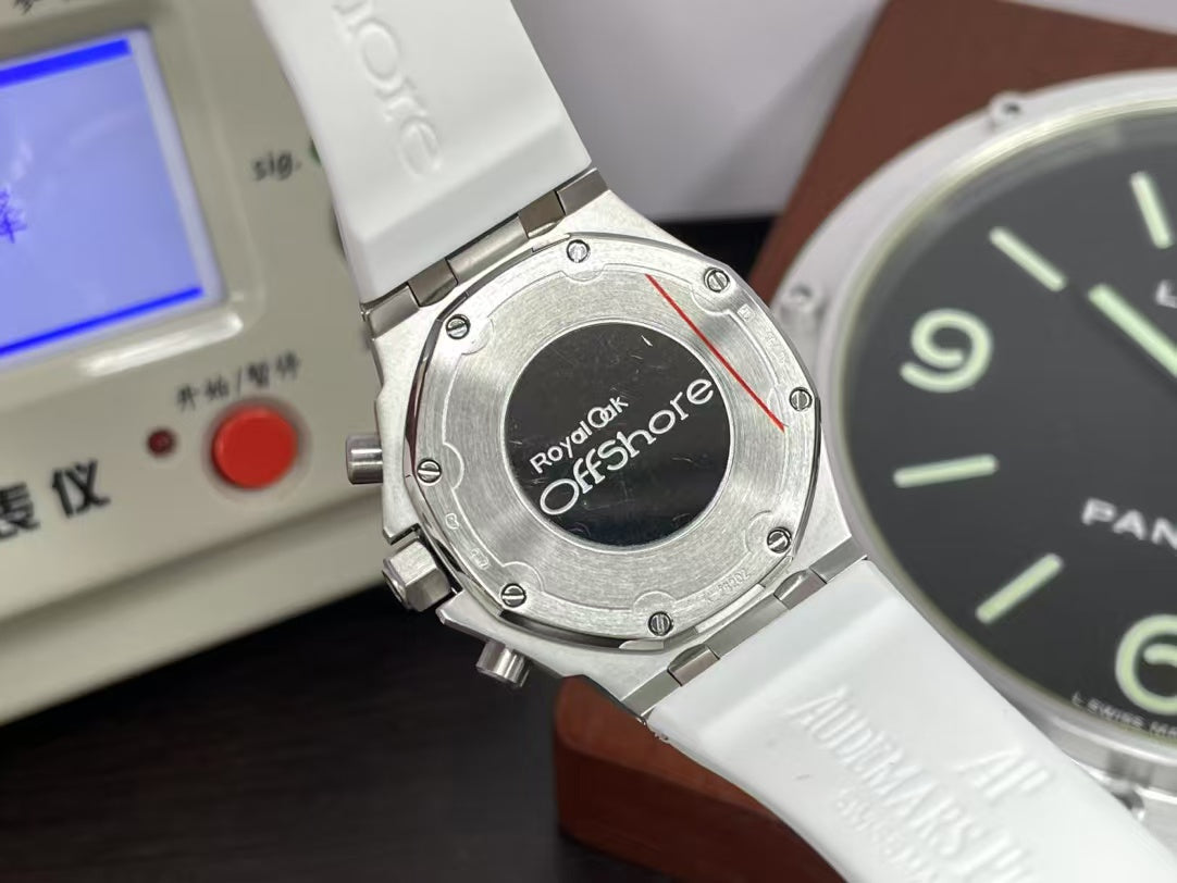 RXWF ap Royal Oak Lady Quartz 37mm with White Rubber Band