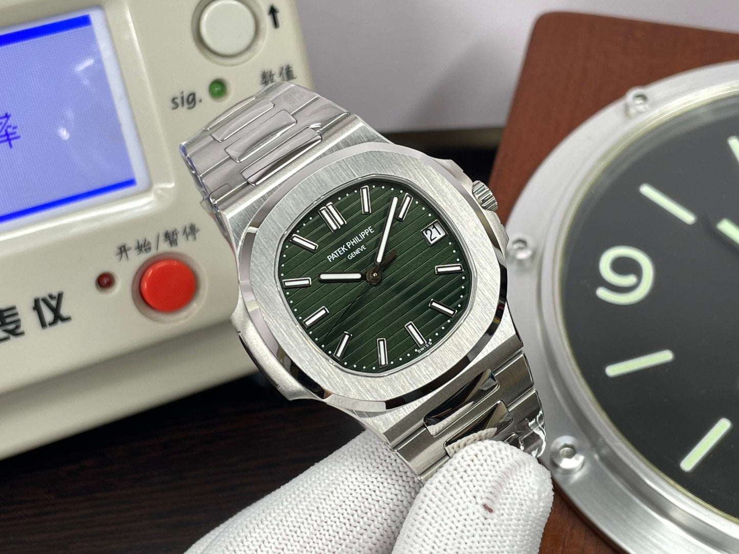 pp Nautilus 5711 Stainless Steel Case Green Dial 330 Movement
