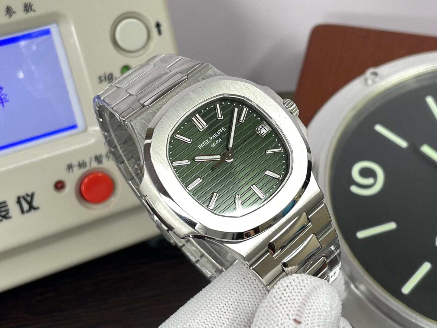 pp Nautilus 5711 Stainless Steel Case Green Dial 330 Movement