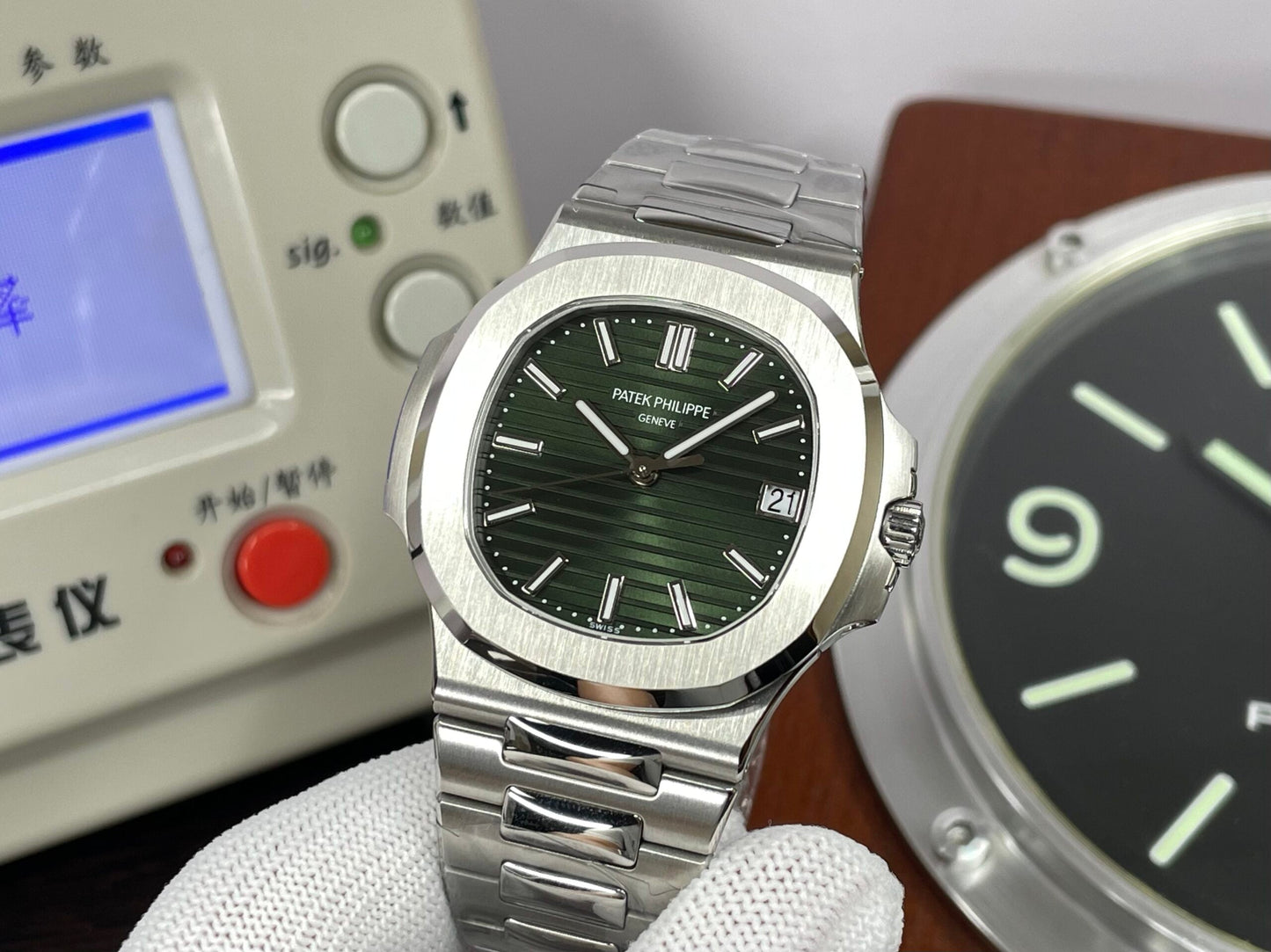 pp Nautilus 5711 Stainless Steel Case Green Dial 330 Movement