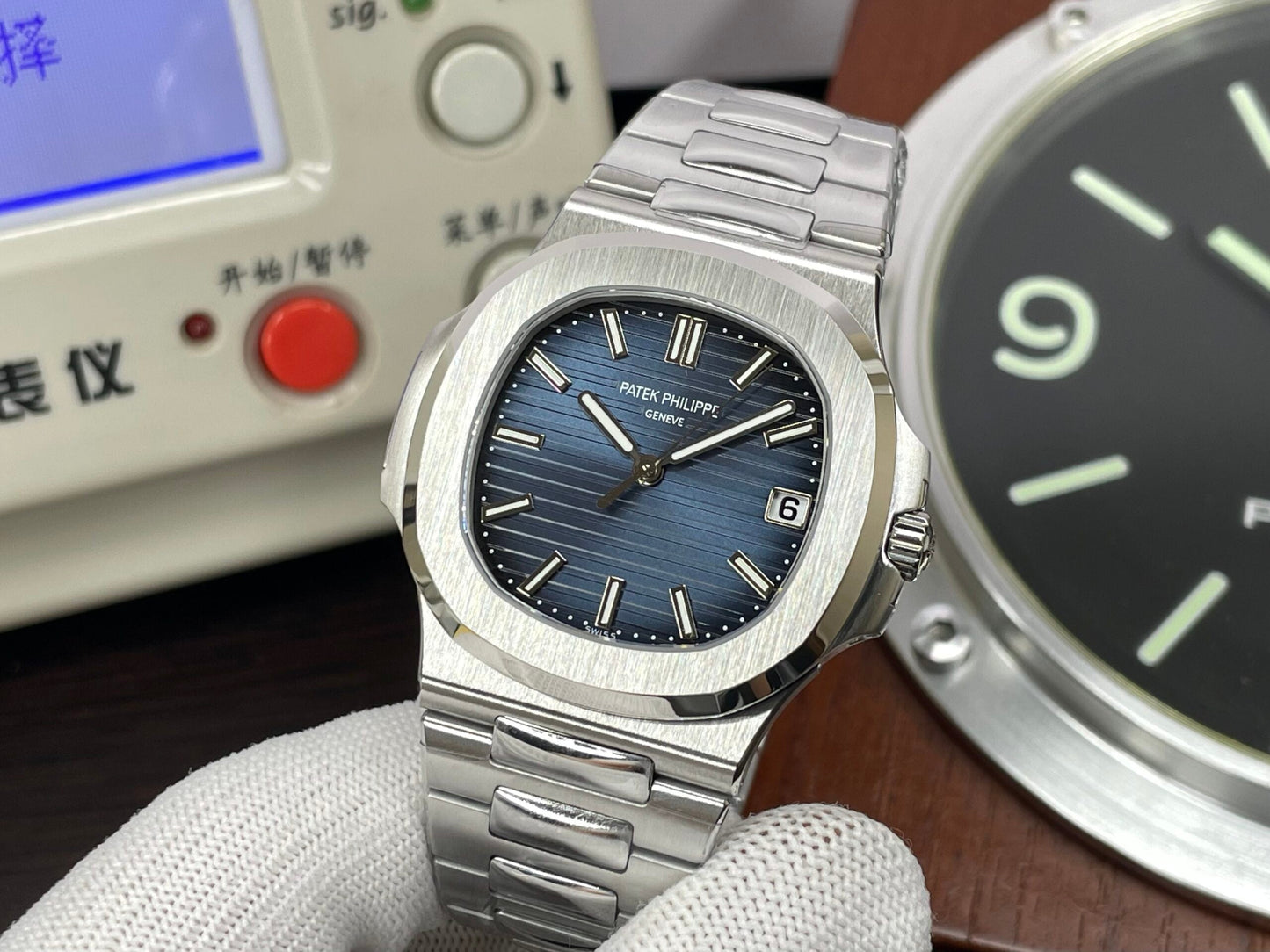 pp Nautilus 5811 Weighted Blue Dial 330 Movement