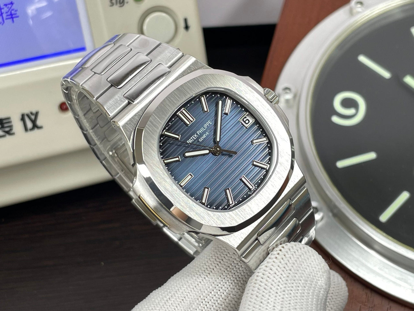 pp Nautilus 5811 Weighted Blue Dial 330 Movement