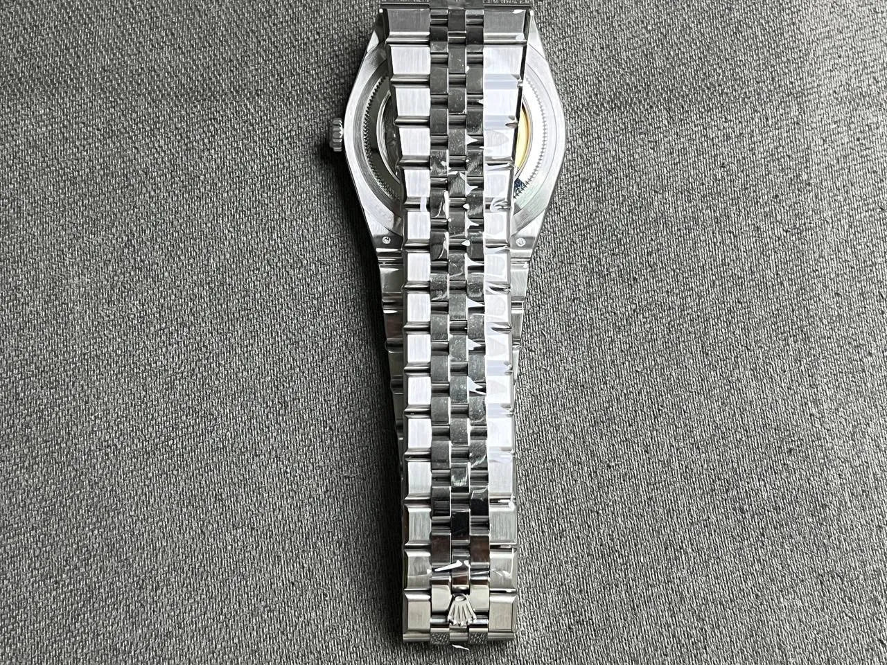 Land-Dweller 40 mm Ice Blue Dial (2025)