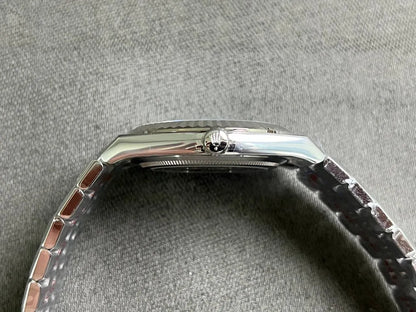 Land-Dweller 40 mm Ice Blue Dial (2025)